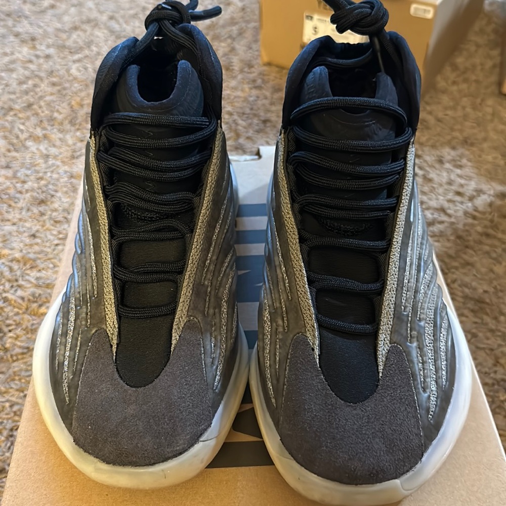 Yeezy QNTM